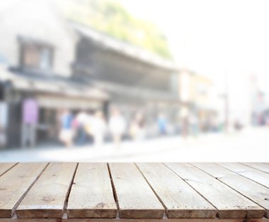 Top masa ve bina, arka plan bulanıklık