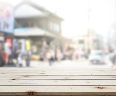 Tablo üst ve arka plan bulanıklık bina