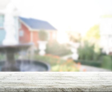 Tablo üst ve arka plan bulanıklık bina