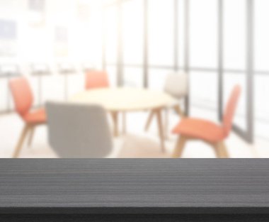 Arka plandaki Masa Üstü ve Bulanık Yemek Odası