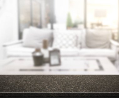 Arka planın Masa Üstü ve Bulanık Oturma Odası