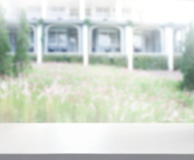 Tablo üst ve arka plan bulanıklık bina