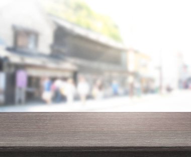 Tablo üst ve arka plan bulanıklık bina