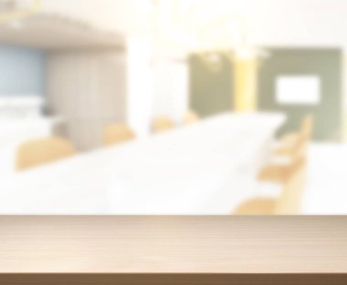 Arka plandaki Masa Üstü ve Bulanık Yemek Odası