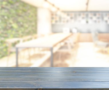 Arka plandaki Masa Üstü ve Bulanık Yemek Odası