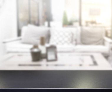 Arka planın Masa Üstü ve Bulanık Oturma Odası