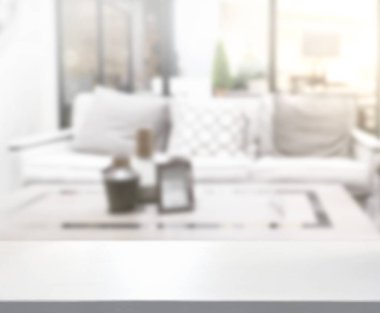 Arka planın Masa Üstü ve Bulanık Oturma Odası