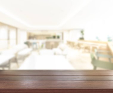 Arka plandaki masa üstü ve bulanık restoran