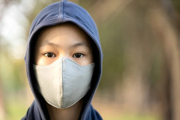 Enfant Asiatique Capuche Portant Masque Coton Protection Contre Virus Covid — Photo