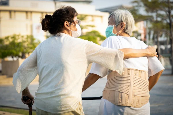 Coronavirus Terminé Vieilles Personnes Heureuses Femmes Âgées Asiatiques Marchent Plein — Photo