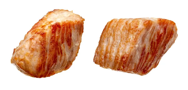 Pişmiş hindi (tavuk) parçacıkları (zar şeklinde) (ızgara) Beyaz arkaplanda izole.