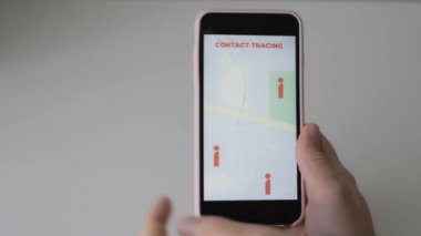 Bağlantı izleme uygulaması ile telefon ekranını kapat. Covid-19 önleme. 