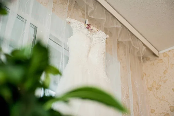 Precioso vestido de novia — Foto de Stock