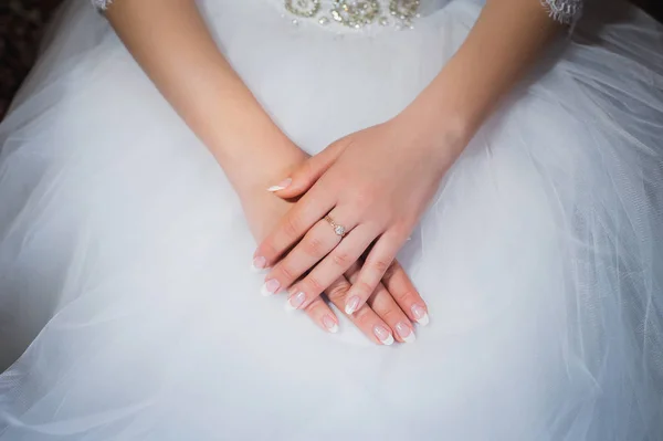 Mani della sposa — Foto Stock