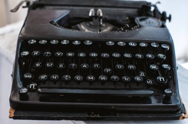 Siyah daktilo, antika