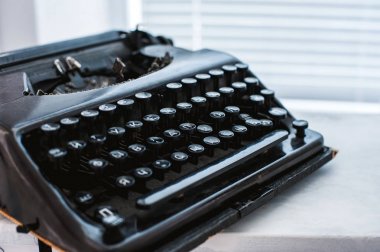 Siyah daktilo, antika