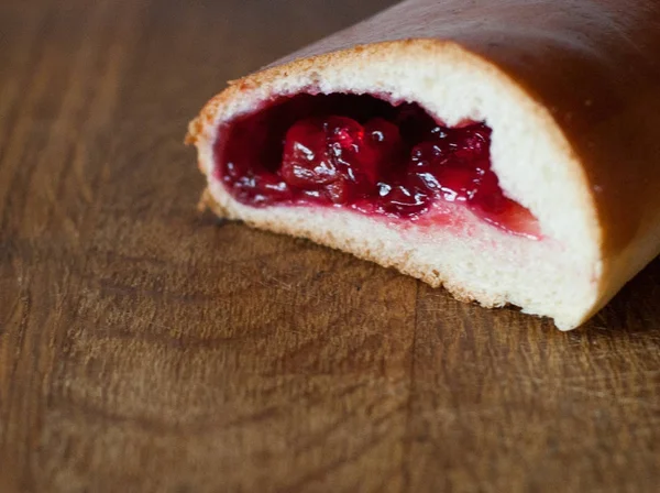 Cherry Jam ile lezzetli Patty