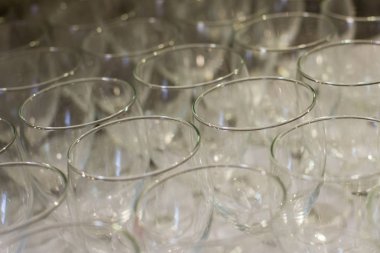 Tablo boş içme suyu cam alt arka plan deseni. Soyut daire beyaz cam arka plan, üstten görünüm