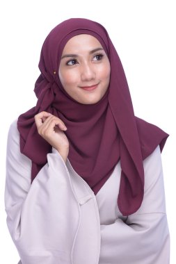 Yüzünde beyaz bir ifade olan Asyalı kadın. Portre