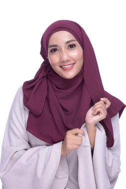 Yüzünde beyaz bir ifade olan Asyalı kadın. Portre