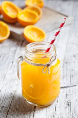 Natürmort meyve çevre suyu rustik ve ahşap