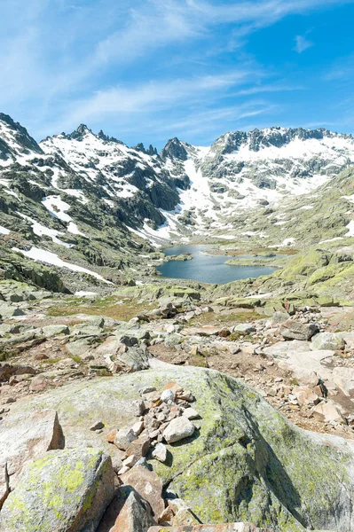 Picos del sistema montañoso central llamado Gredos —  Fotos de Stock