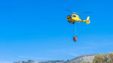 Helikopter itfaiye su küçük River tespit