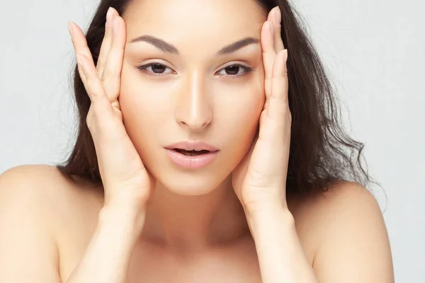 Retrato Jovem Mulher Bonita Com Pele Limpa Perfeita Beleza Cuidados — Fotografia de Stock