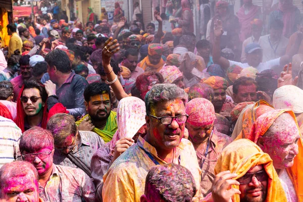インド ウッタル プラデシュ州バルサナ2020年3月3日 バルサナの街でのホリ祭りのお祝い — ストック写真