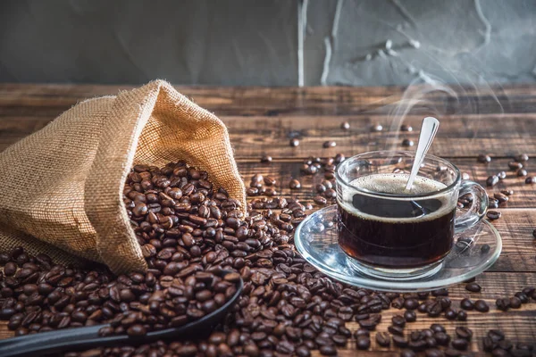 Kaffekopp Och Kaffebönor — Stockfoto