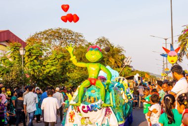 Margao, Goa / Hindistan - 23 Şubat 2020: Goa, Hindistan / Goan kültüründe düzenlenen Karnaval kutlamaları sırasında yüzen ve karakterler sergilenmekte