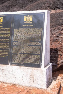 Aravalem / Harvalem Mağaraları, Goa / Hindistan - 10 Mart 2020: Korunan miras alanı ve turistik eğlence merkezi, Hindistan 'daki Aravalem / Harvalem Mağaraları. Goa 'da, Hindistan' da ziyaret edilecek alışılmadık yerler. 