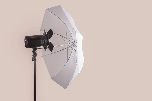 Light Equipment Photo Studio Pinkish Grey Background Isolated Copy Space — 스톡 사진