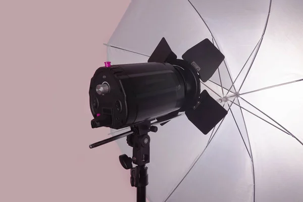 Light Equipment Photo Studio Pinkish Grey Background Isolated Copy Space — 스톡 사진