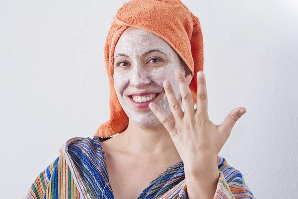 Žena Která Přitiskla Masku Obličej Bavila — Stock fotografie