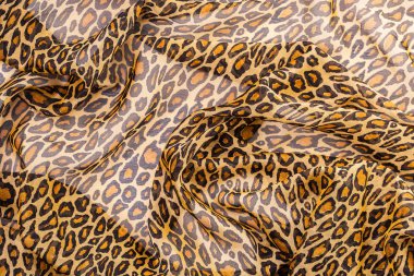 leopar baskı ile kumaş