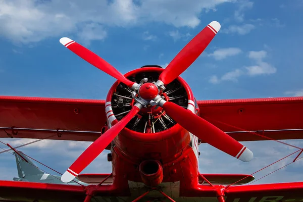 Propeller and air intake against sky — Stock Photo, Image