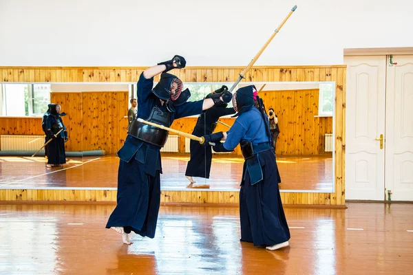 Japanese martial art of sword fighting — Stock Photo, Image