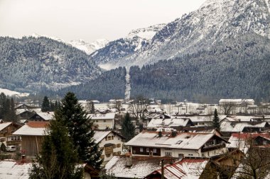 Almanya 'daki Bad Hindelang' dan kar dağları ile Panorama
