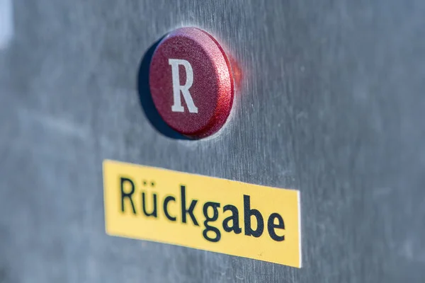 Červené tlačítko s R a textem "Návrat" — Stock fotografie