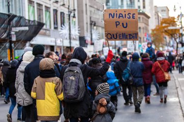 Çevre için yürüyen aktivistler