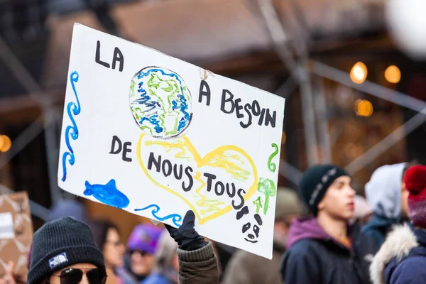 Des militants marchent pour l'environnement — Photo