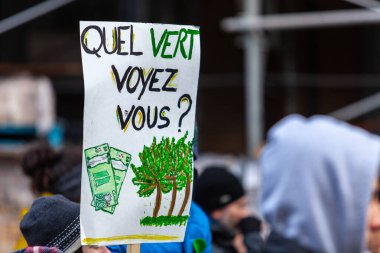 Çevre için yürüyen aktivistler