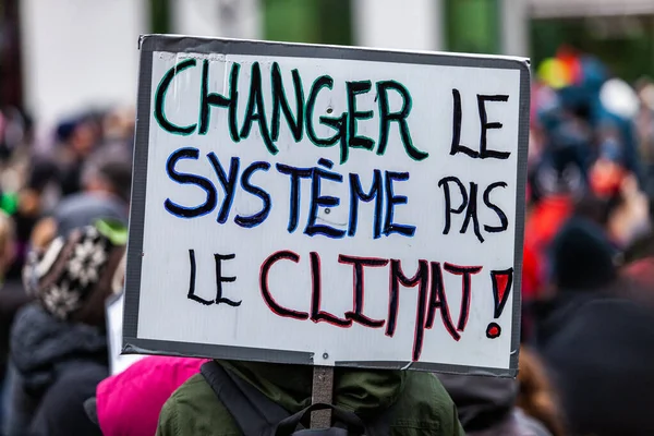 Des militants marchent pour l'environnement — Photo