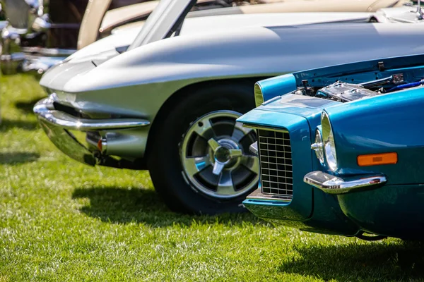 Amerikaanse antieke auto tijdens outdoor show — Stockfoto