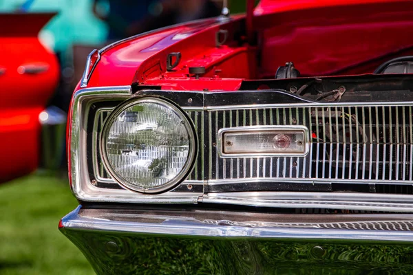 Oude Amerikaanse spier auto half voor kant — Stockfoto