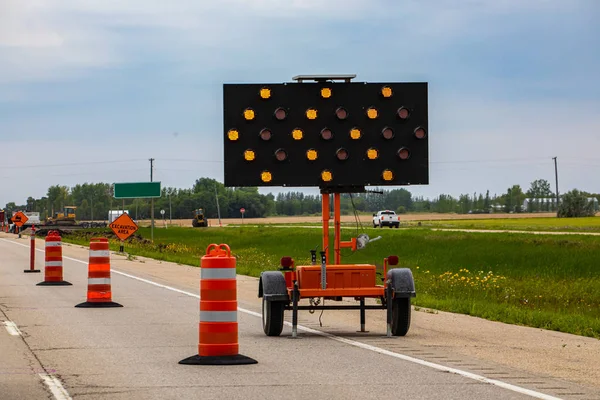 Segnali di avvertimento di costruzione stradale — Foto Stock