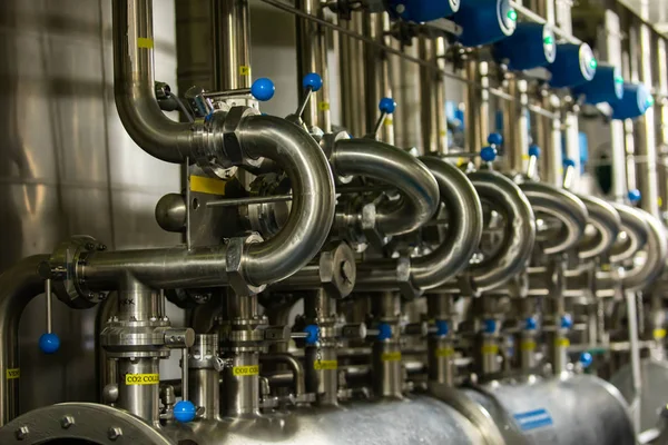 Serving vessels piping system dispatching bay — Stock Photo, Image