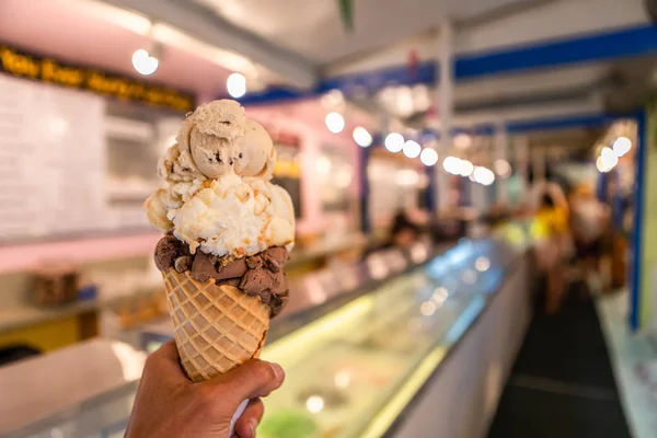 Eis im urigen Süßwarenladen — Stockfoto