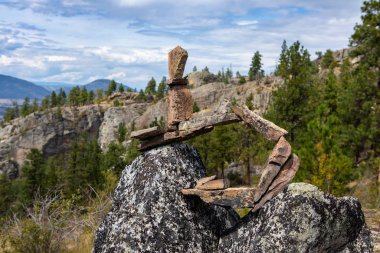 Eşsiz taş yapı, Inuitian kültürel simgesi.